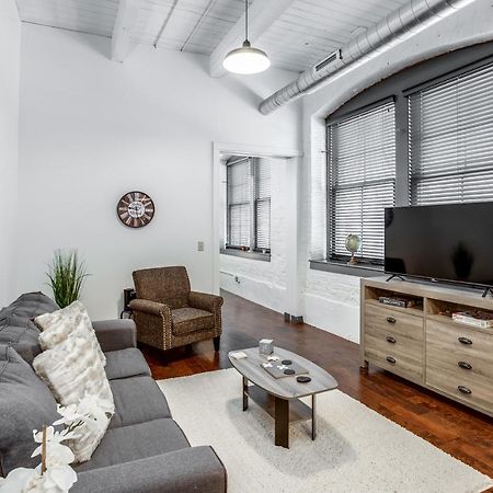 Ny Style Centric Loft With King Bed By Park Ave Apartman Rochester Kültér fotó
