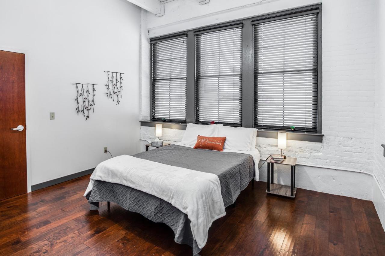 Ny Style Centric Loft With King Bed By Park Ave Apartman Rochester Kültér fotó